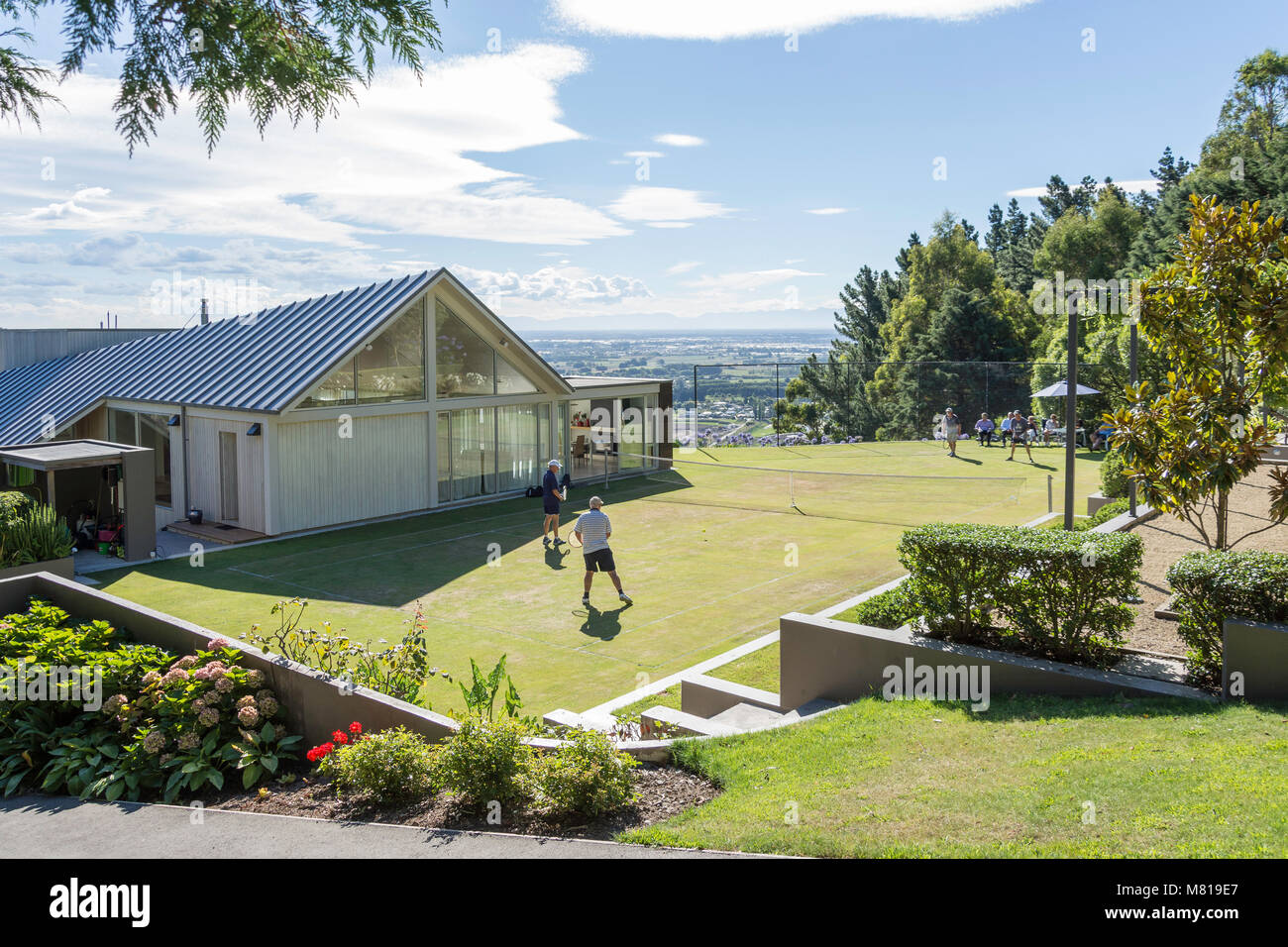 Lo stile di vita moderno albergo con campo da tennis d'erba, cashmere, Christchurch, Canterbury, Nuova Zelanda Foto Stock