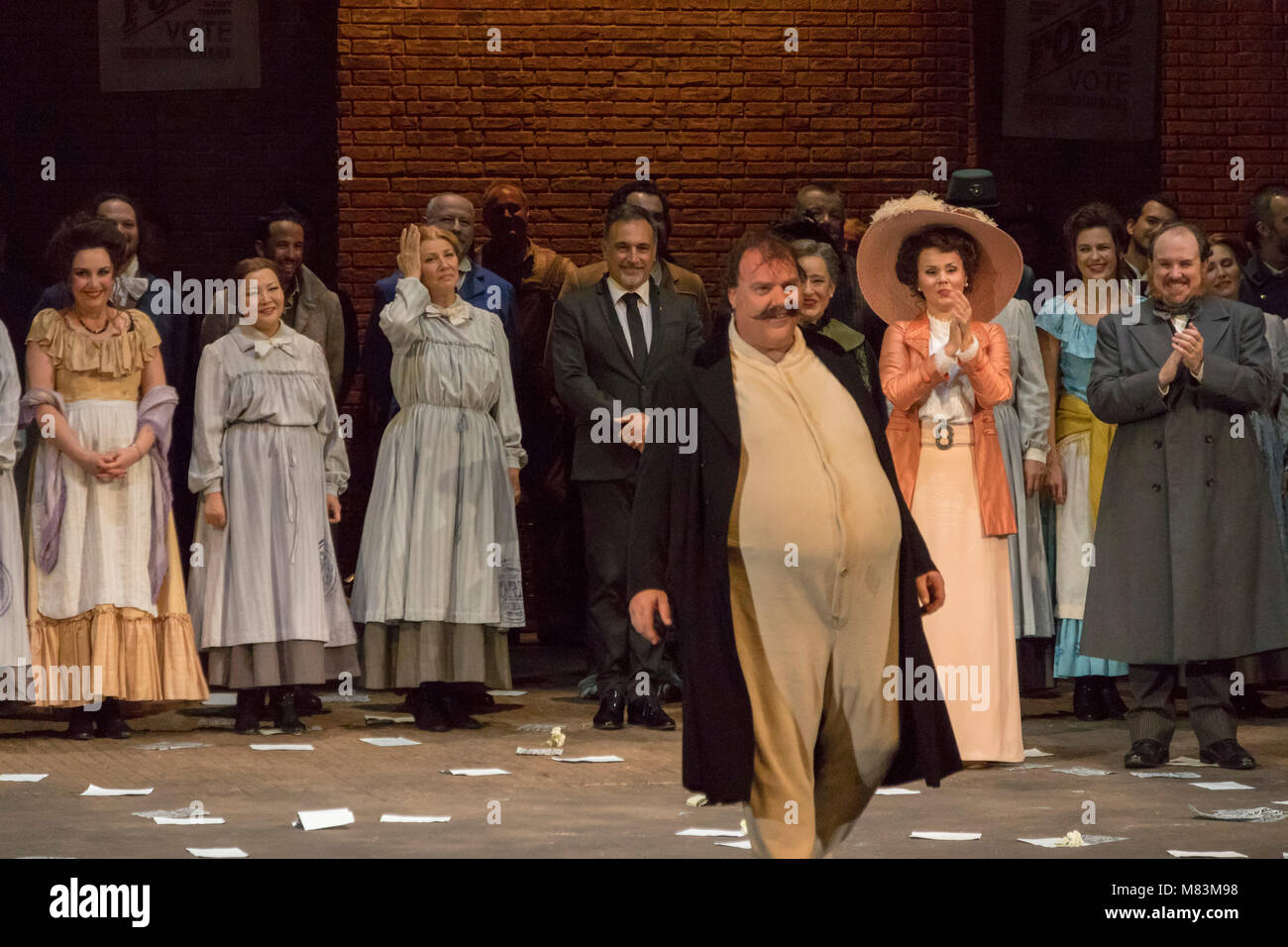 Curtain Call per Bryn Terfel in Verdi le Falstaff, Opera Bastille, Parigi, Francia Foto Stock