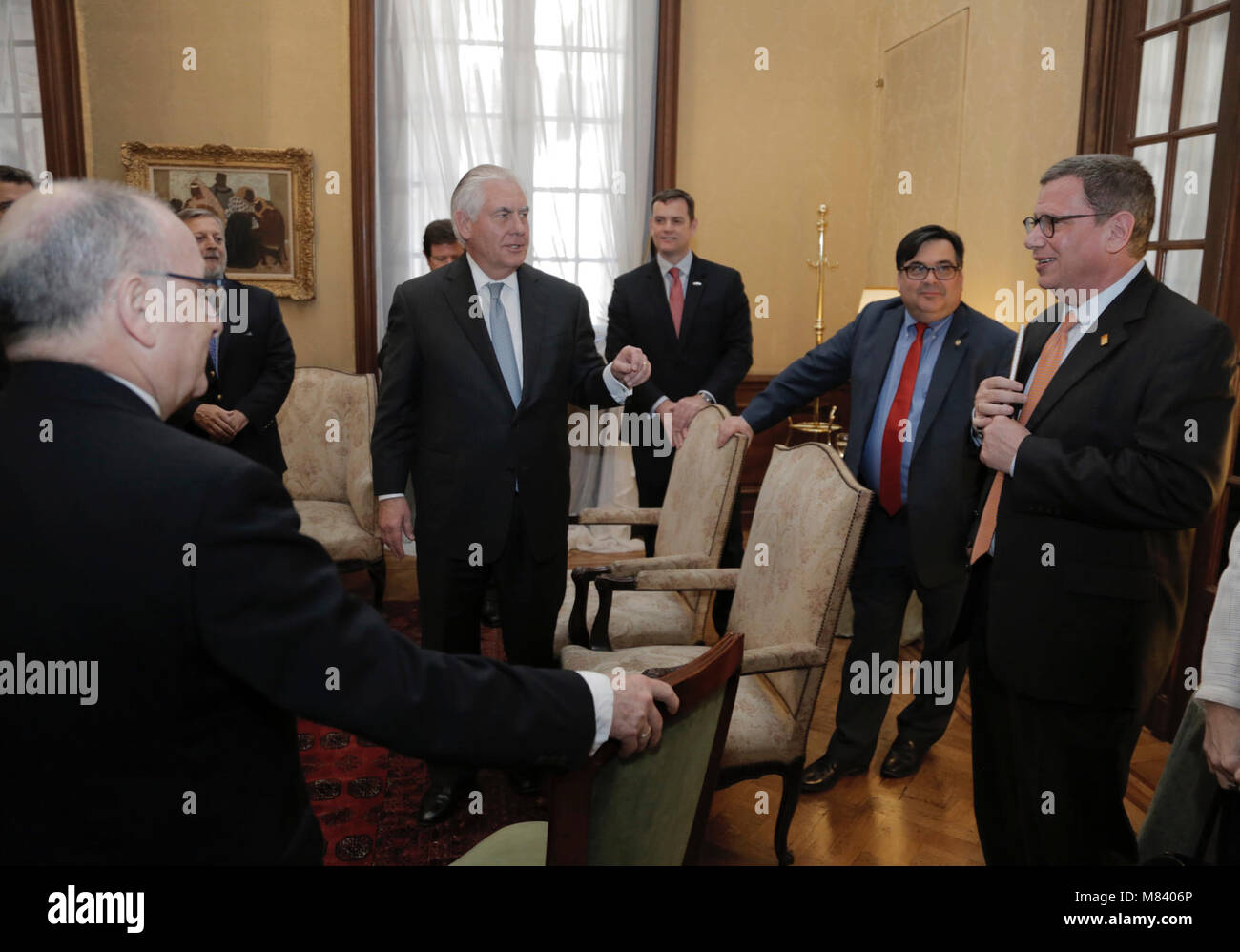 Segretario Tillerson Chat con ministro argentino degli Affari Esteri Faurie e USG funzionari Foto Stock