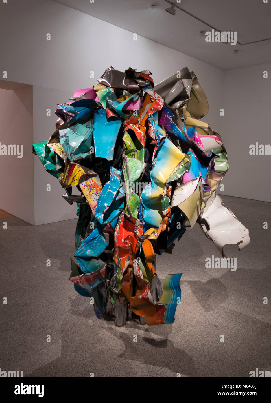 'Scotch vapore da artista John Chamberlain al Berardo Collection Museo di arte moderna e contemporanea a Lisbona, Portogallo, Europa Foto Stock