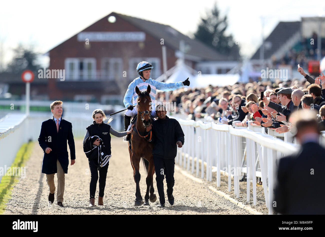 Jockey Noel Fehillind, a bordo del Summerville Boy, celebra la vittoria dell'hurdle dei Novizi Supreme Sky Bet durante il Champion Day del Cheltenham Festival 2018 all'ippodromo di Cheltenham. PREMERE ASSOCIAZIONE foto. Data immagine: Martedì 13 marzo 2018. Guarda la storia della PA DI CHELTENHAM. Il credito fotografico dovrebbe essere: Mike Egerton/PA Wire. Foto Stock