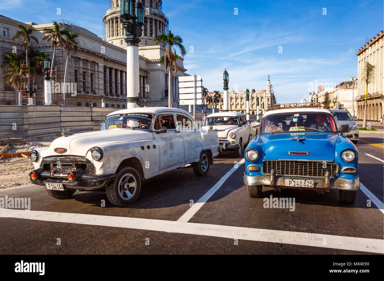 American realizzato Classic Cars nei pressi della capitale a l'Avana Vecchia Cuba Foto Stock