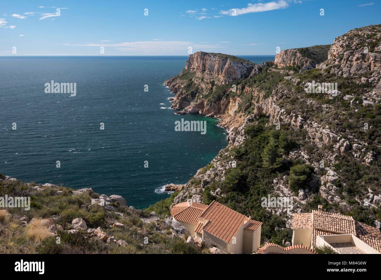 Cap d'Or tower e scogliere, Moraira,Costa Blanca, provincia di Alicante, Spagna, Europa Foto Stock