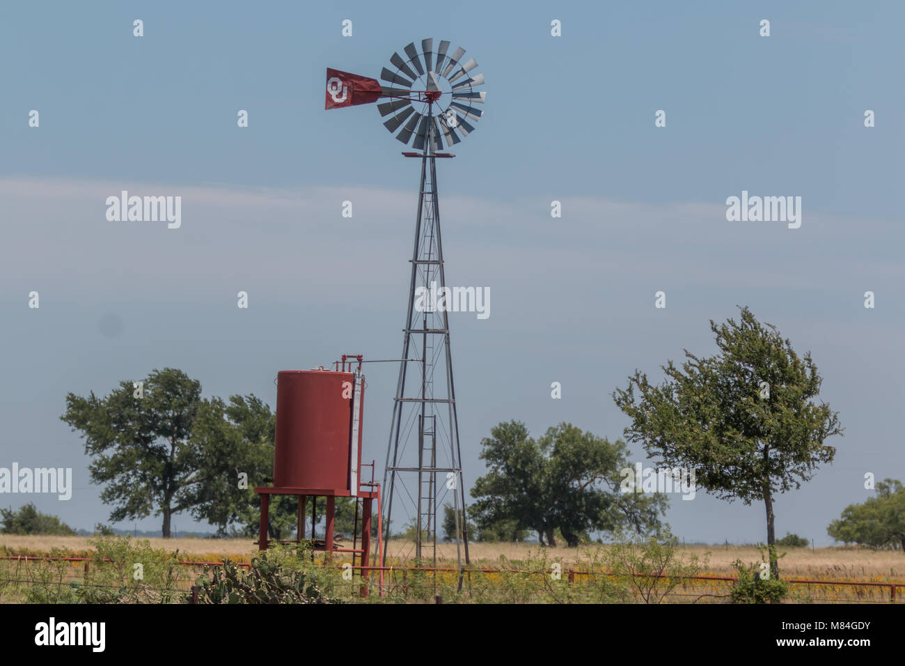 Mulino a vento a ovest del Texas Foto Stock