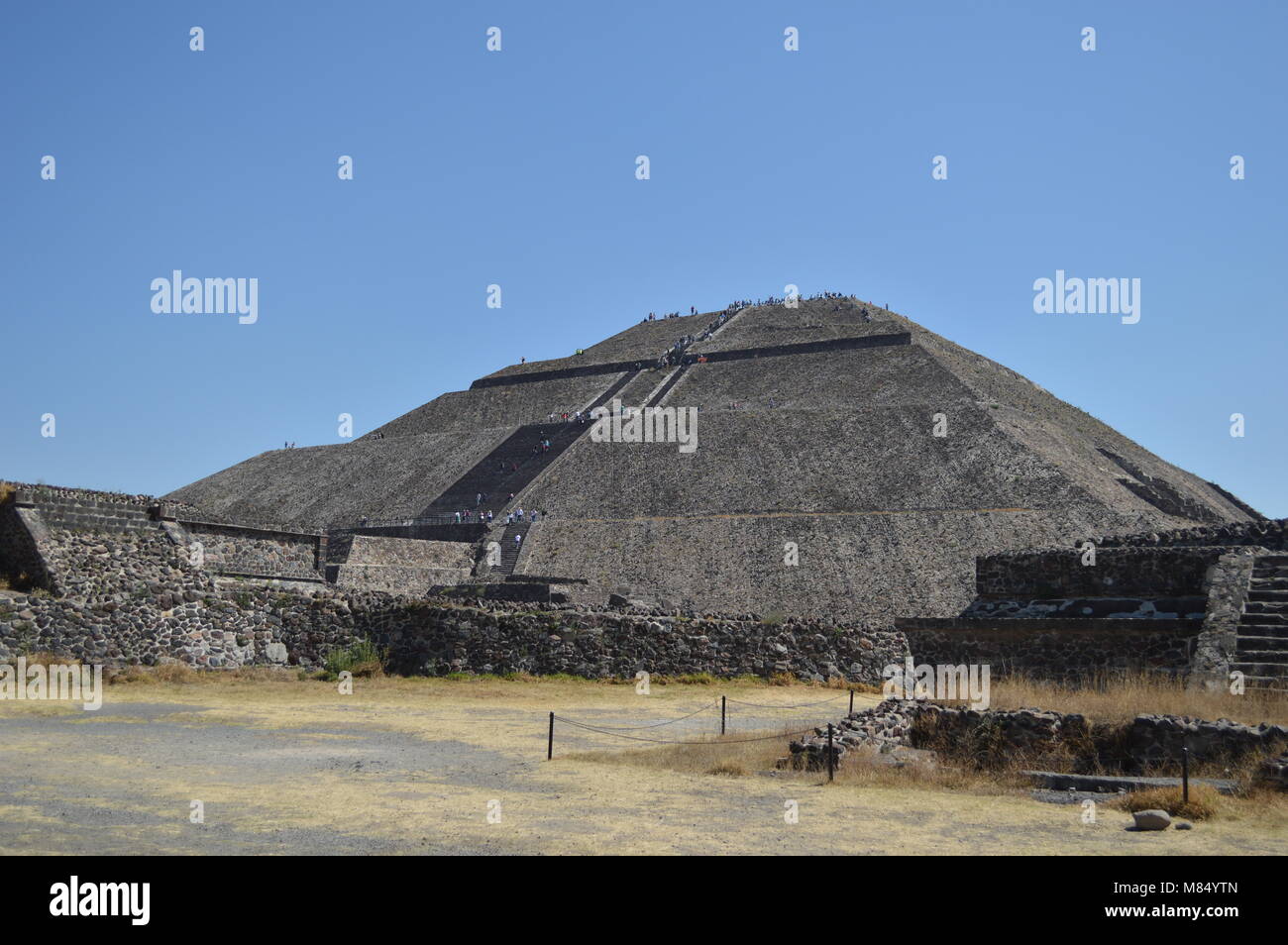 Vista della Piramide del sole di Teotihuacan, Messico Foto Stock