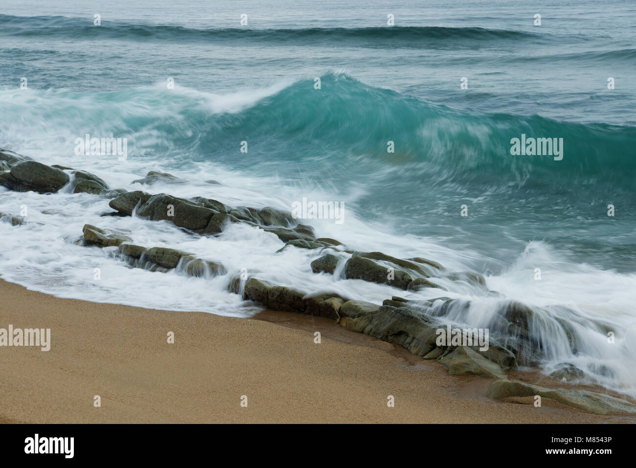 Bellezza nella natura, paesaggio, energia delle onde, onde, Durban, KwaZulu-Natal, Sudafrica, Umhlanga Rocks spiaggia, mare, movimento sfocato, sfondi Foto Stock