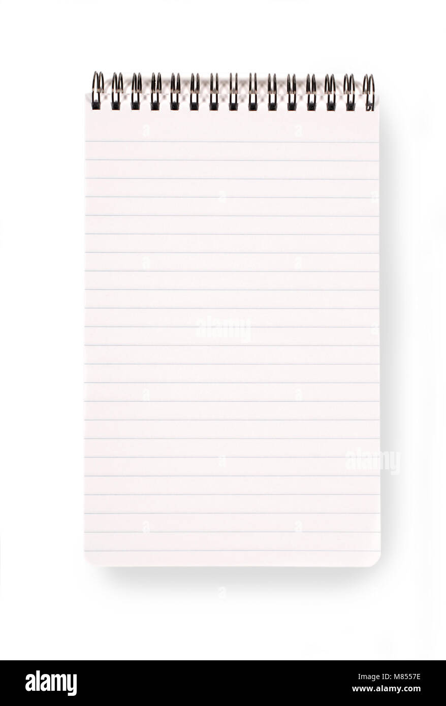 Rilegato a spirale notepad con carta a righe isolate su uno sfondo bianco con ombra. Foto Stock