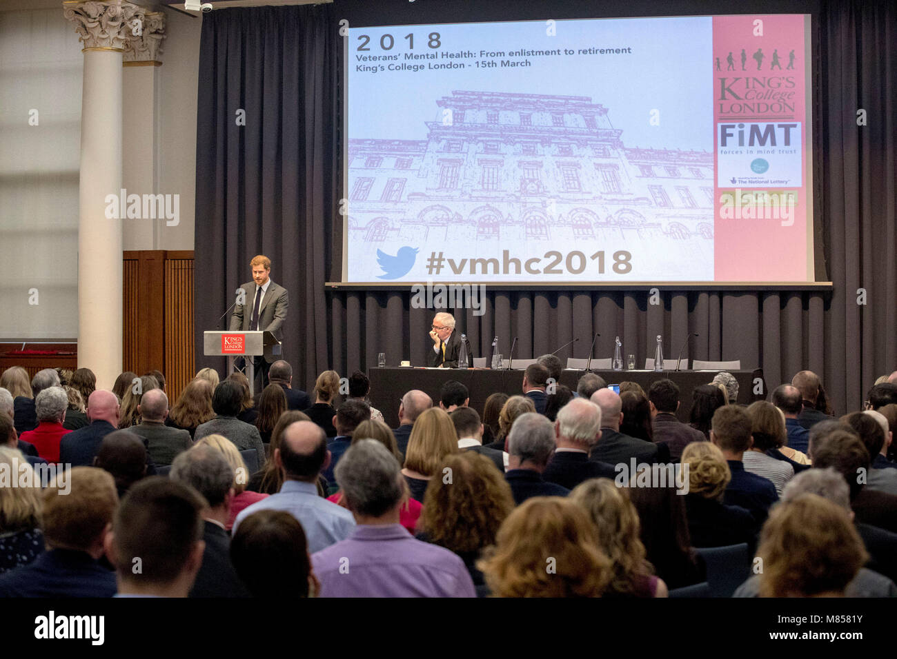 Il principe Harry offre un discorso in occasione dell'annuale per veterani della Salute Mentale conferenza presso il King's College di Londra. Foto Stock