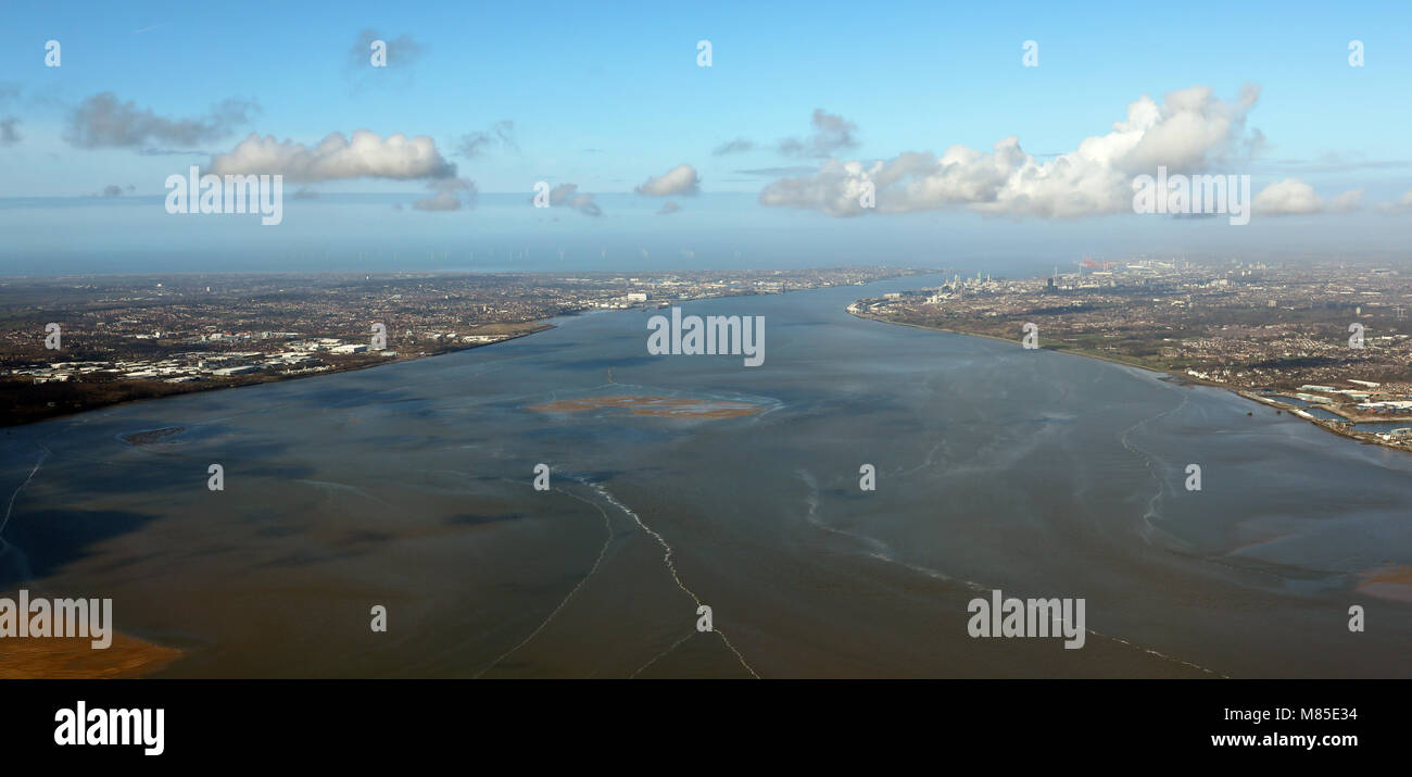 Vista aerea del Mersey estuario tra Liverpool e Birkenhead, Regno Unito Foto Stock