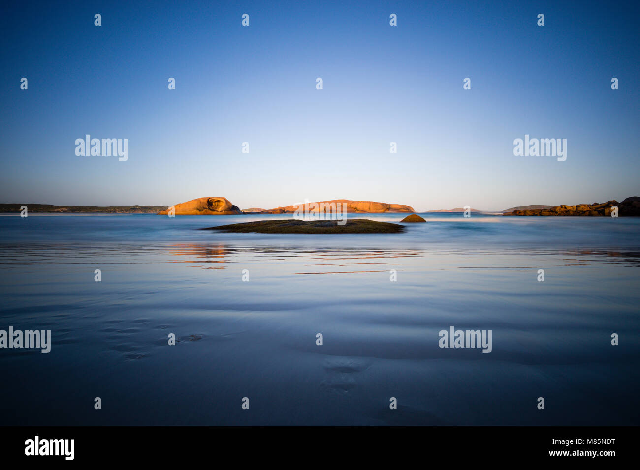 Twilight Cove al tramonto, Great Ocean Drive Esperance WA Foto Stock