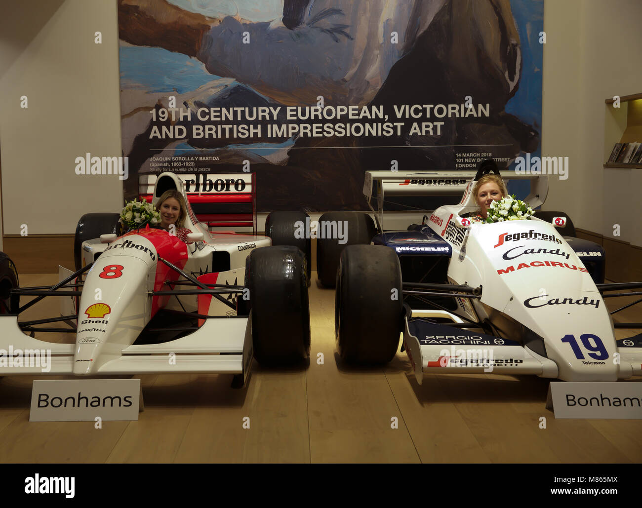 Londra, Regno Unito. Xv Mar, 2018.Il 1984 Formula sovralimentato 1 Toleman-Hart TG184, pilotato da lui dopo il suo Gran Premio di Monaco di F1 debutto e la finale Grand Prix di Monaco-winning 1993 McLaren-Ford MP4/8una Formula 1 racing monoposto, attualmente sono in mostra prima del loro trasferimento a Bonhams Monaco Vendita sul 11 maggio. Credito: Keith Larby/Alamy Live News Foto Stock