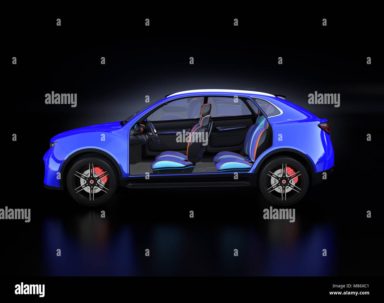 Vista laterale di colore blu metallizzato SUV elettrico interno su sfondo nero. Il rendering 3D'immagine. Foto Stock