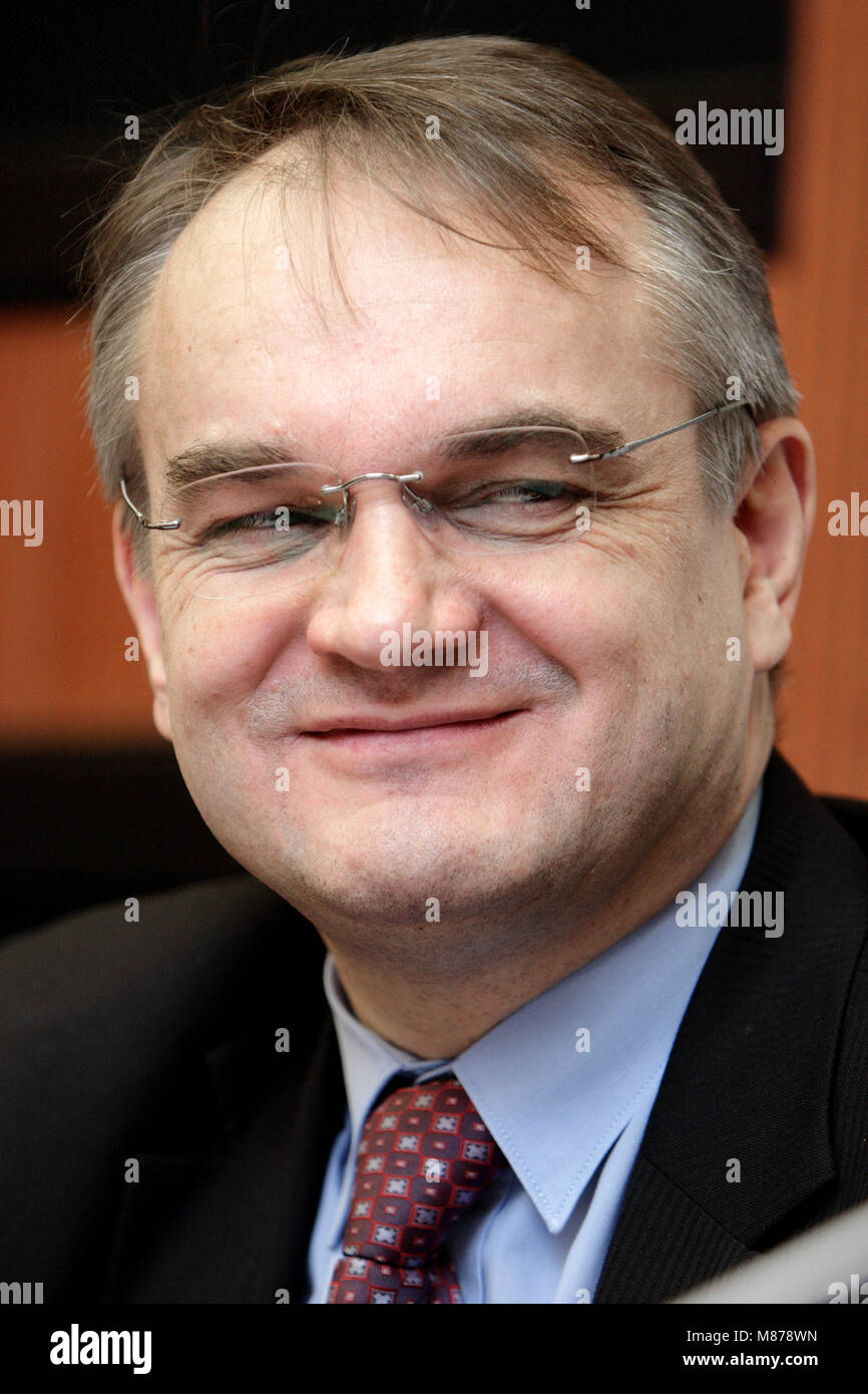 Varsavia, Masovia / Polonia - 2008/08/13: Waldemar Pawlak, vice primo ministro della Polonia e leader dei contadini polacchi' Party PSL durante una pressa conferiscono Foto Stock