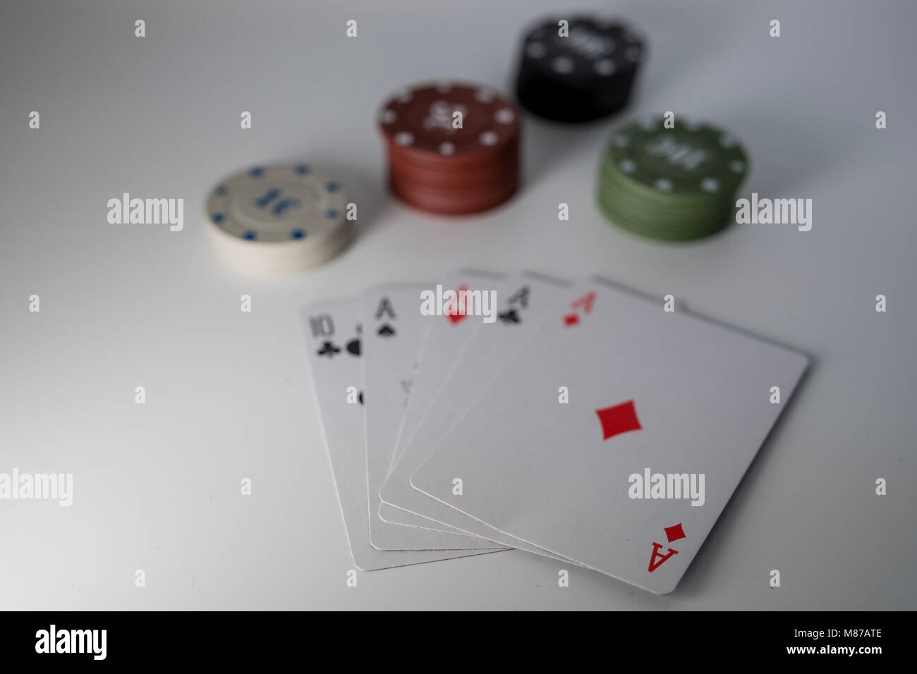 Poker chips e carte Foto Stock