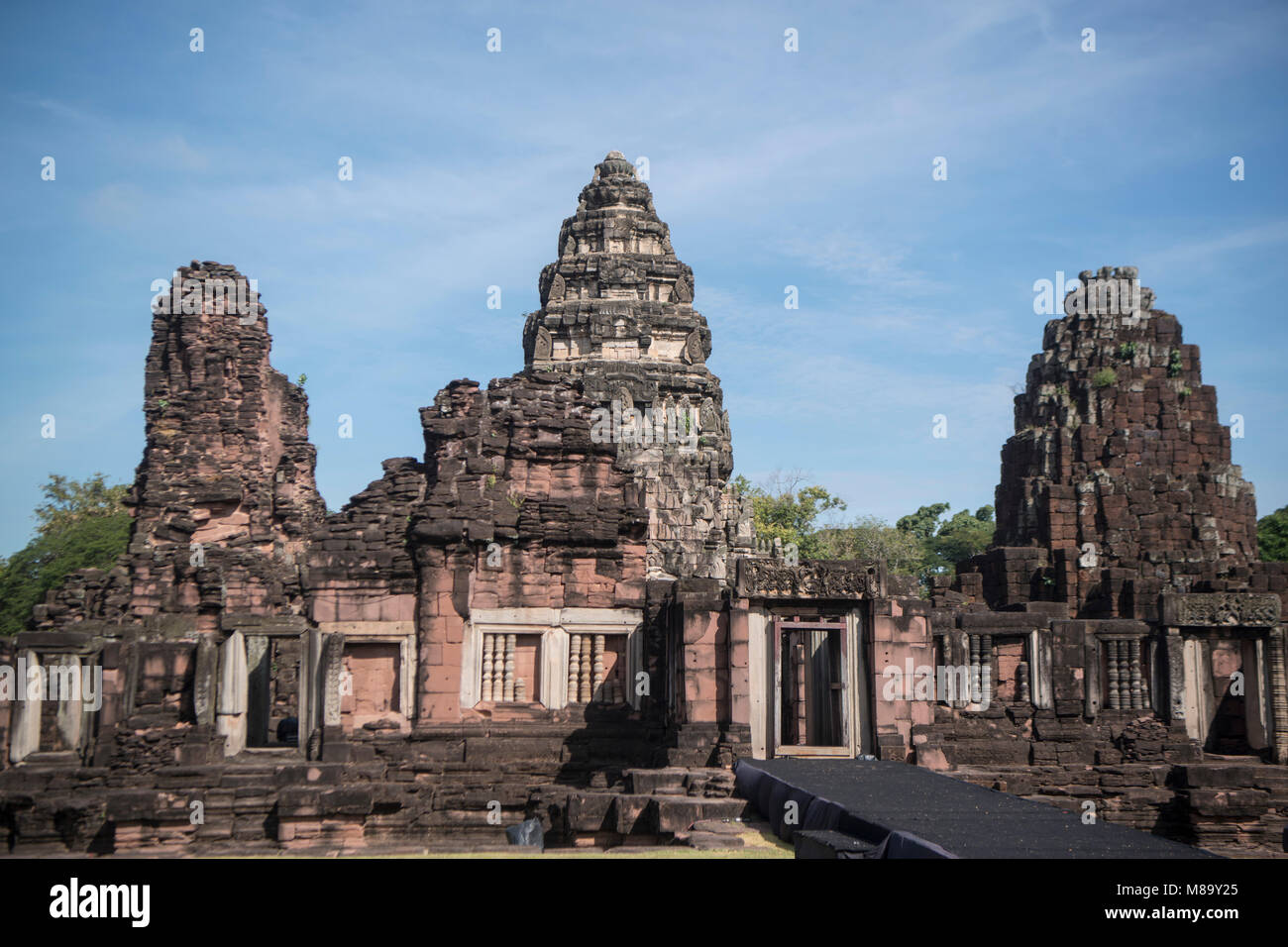 Il tempio Khmer rovine di Phimai parco storico presso il Festival di Phimai nella città di Phimai in Provinz Nakhon Ratchasima in Isan in Thailandia Foto Stock