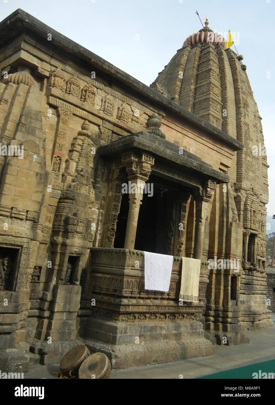 Baijnath è famosa per il suo 13esimo secolo tempio dedicato a Shiva Foto Stock