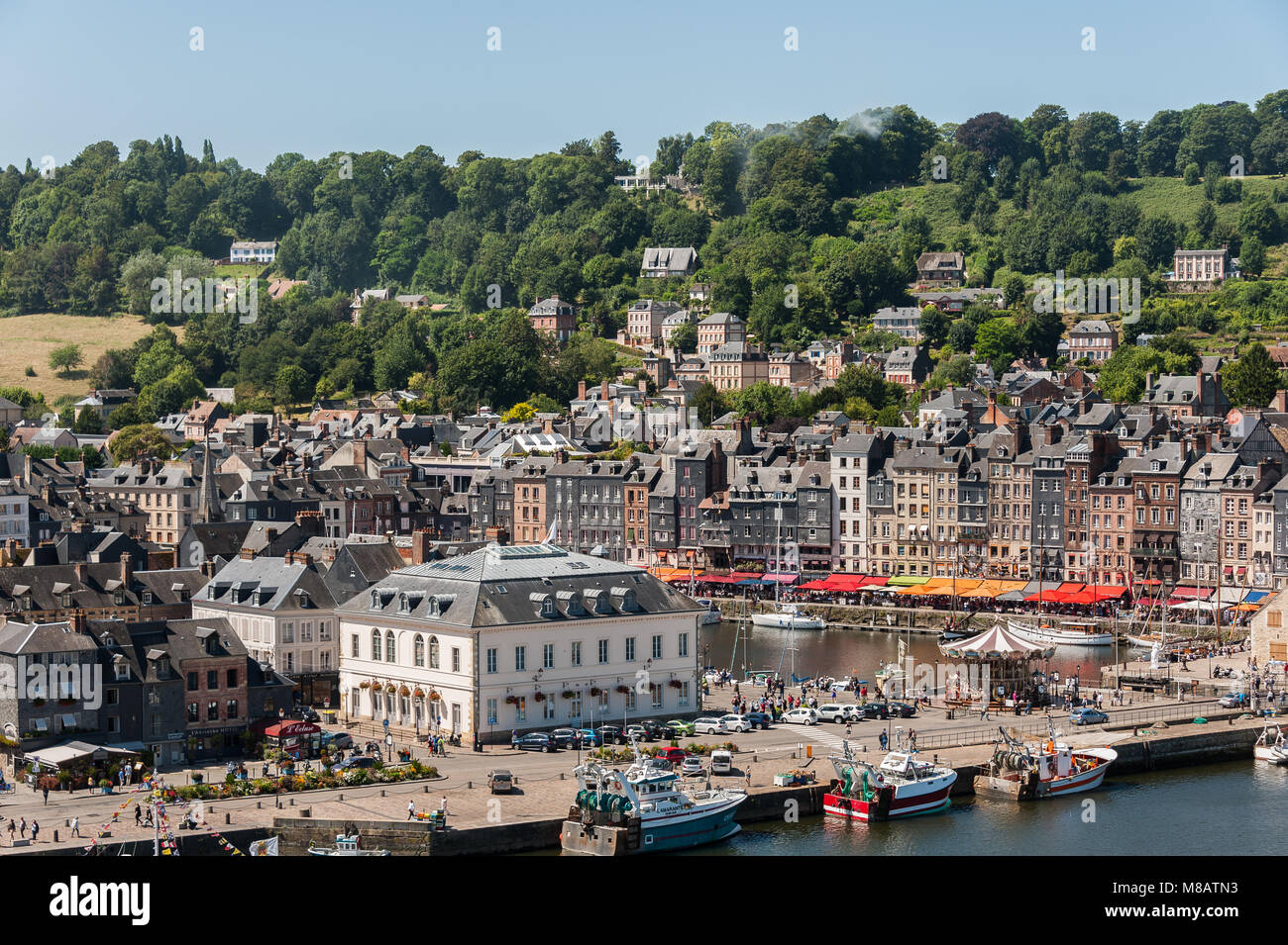 Vista aerea di Honfleur in Normandia Francia in una giornata di sole in estate Foto Stock