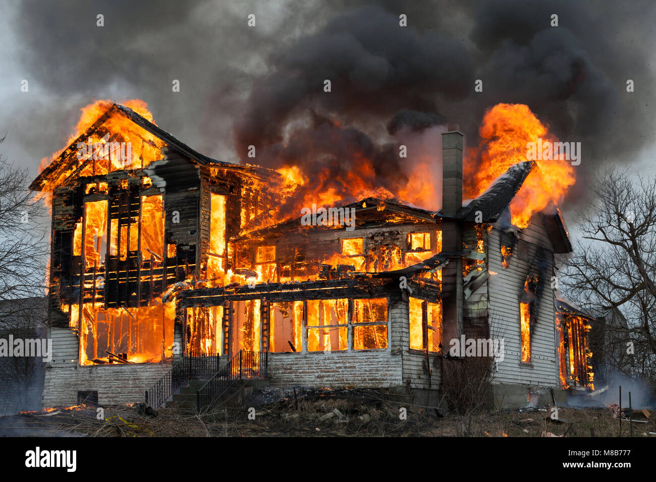 Vecchia fattoria bruciore, E STATI UNITI D'AMERICA, da James D Coppinger/Dembinsky Foto Assoc Foto Stock