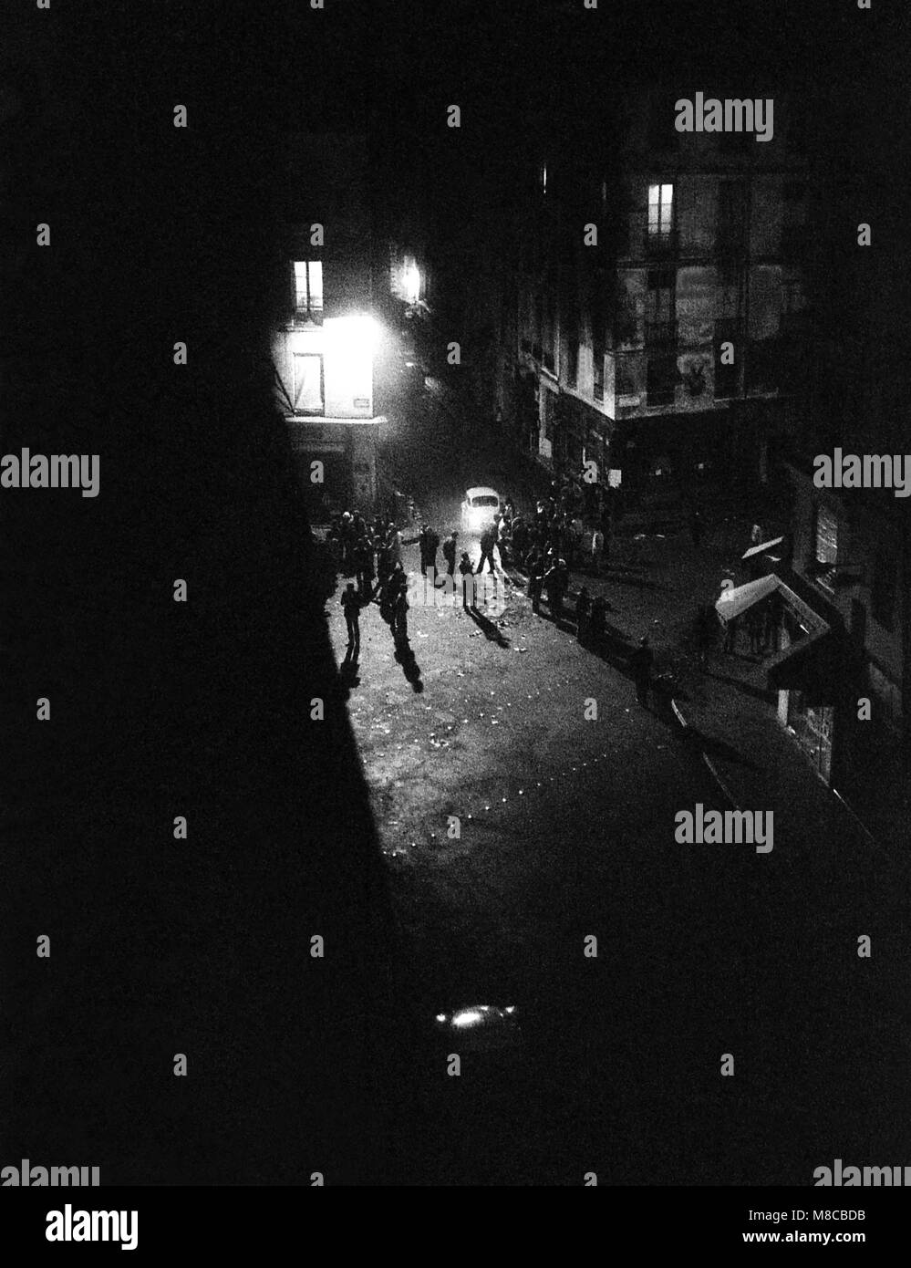 Philippe Gras / Le Pictorium - Maggio 68 - 1968 - Francia / Ile-de-France (Regione) / Parigi - raccolta di notte per le strade di Parigi Foto Stock