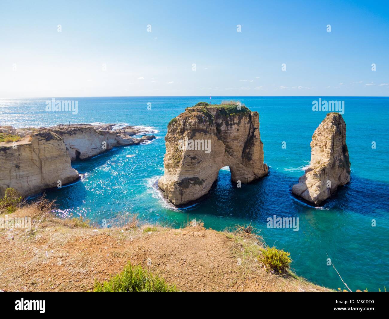 Vista dei piccioni rocce a Beirut, Libano Foto Stock