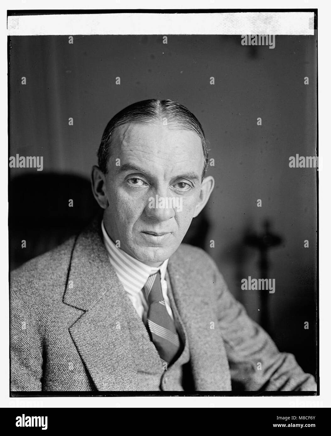 Il dottor Manuel Gamio, un rinomato antropologo messicano, è raffigurato in questa fotografia del 17 aprile 1924. Fu una figura chiave nello sviluppo dell'archeologia messicana e delle scienze sociali. Foto Stock