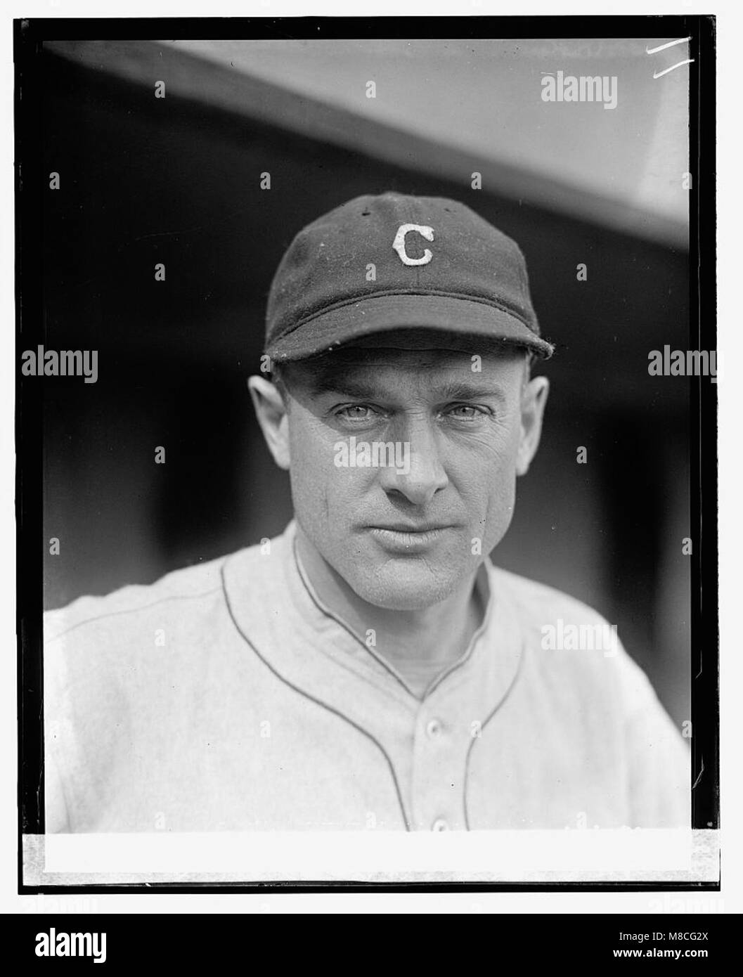 Una fotografia di W.L. Gardener, scattata a Cleveland nel 1924, forse in un ambiente professionale o personale. Foto Stock