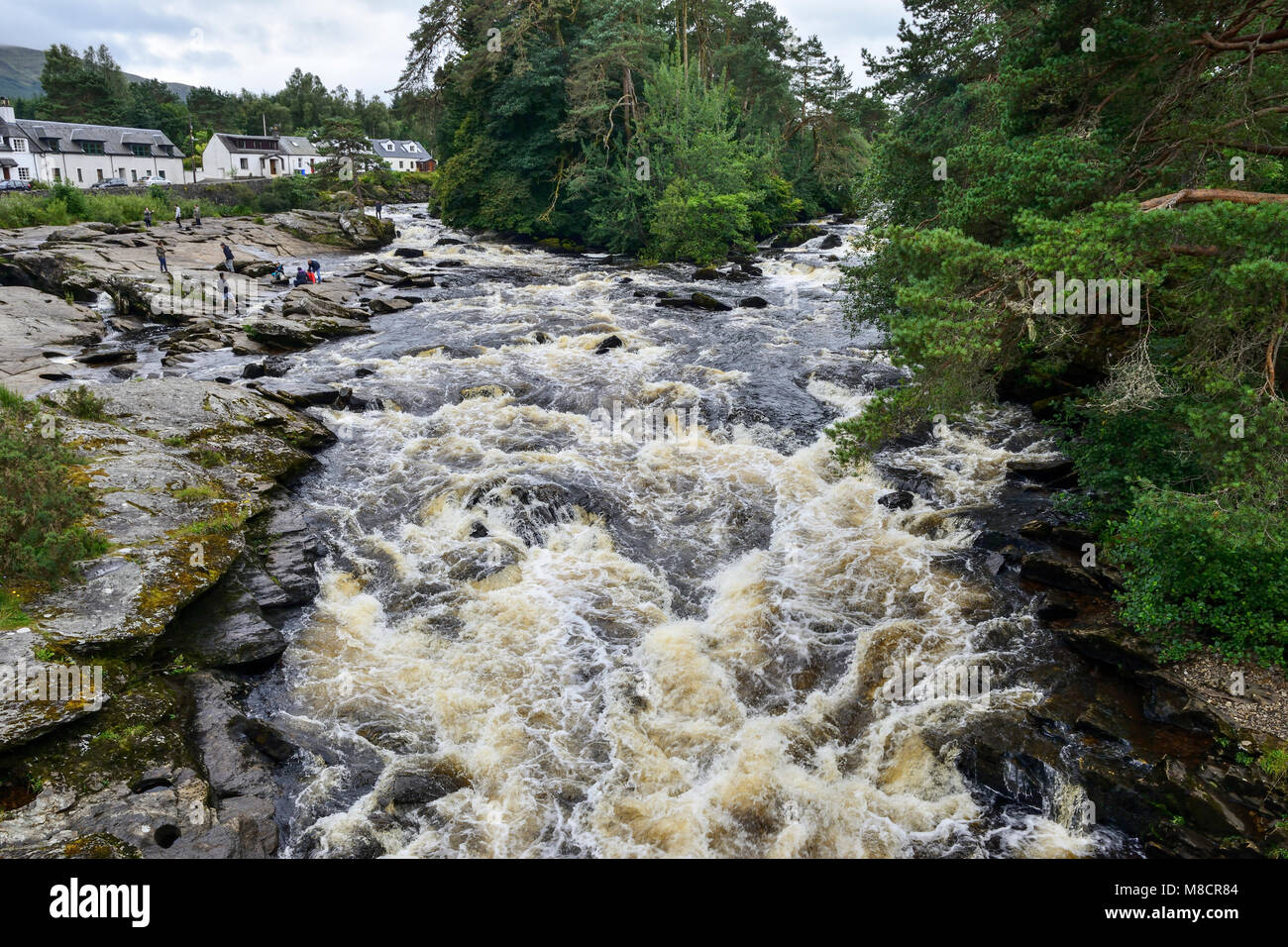 Falls of Dochart sul fiume Dochart a Killin in Perthshire Scozia, Regno Unito Foto Stock