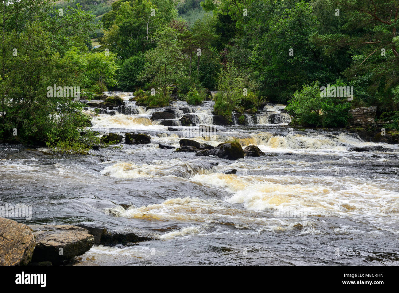 Falls of Dochart sul fiume Dochart a Killin in Perthshire Scozia, Regno Unito Foto Stock