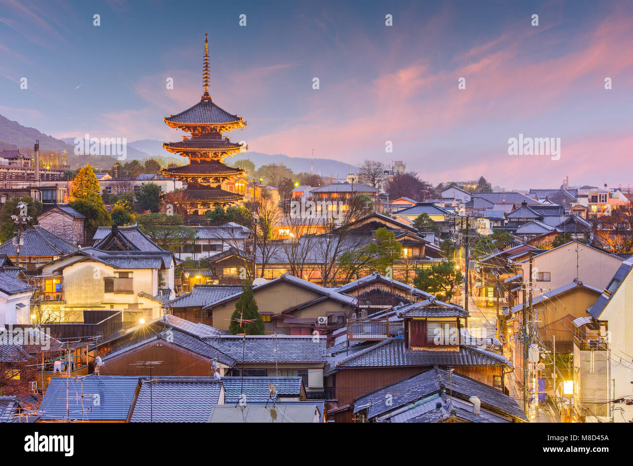 Kyoto, Giappone città vecchia skyline nel quartiere di Higashiyama. Foto Stock