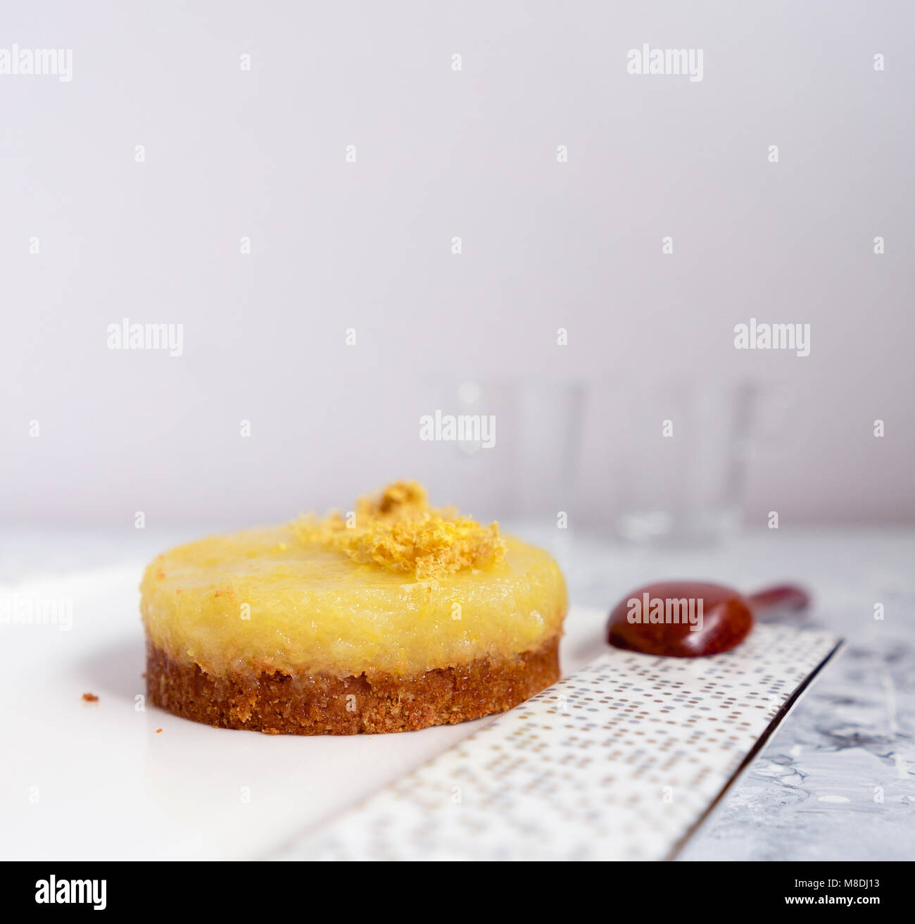 Crostata al limone, privi di glutine e vegane Foto Stock