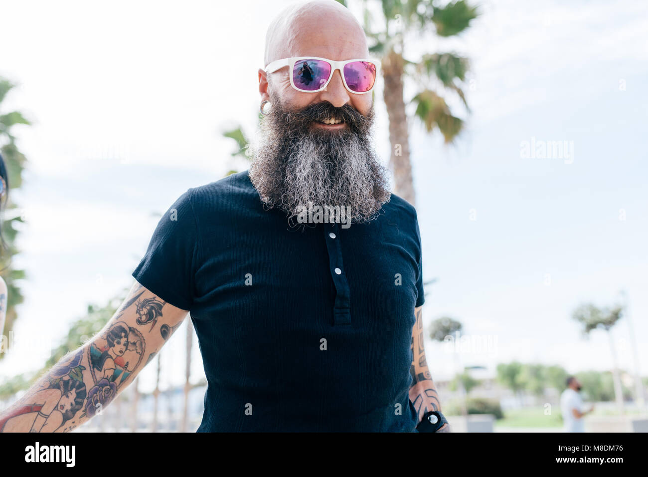 Ritratto di maschio maturo hipster in occhiali da sole Foto Stock