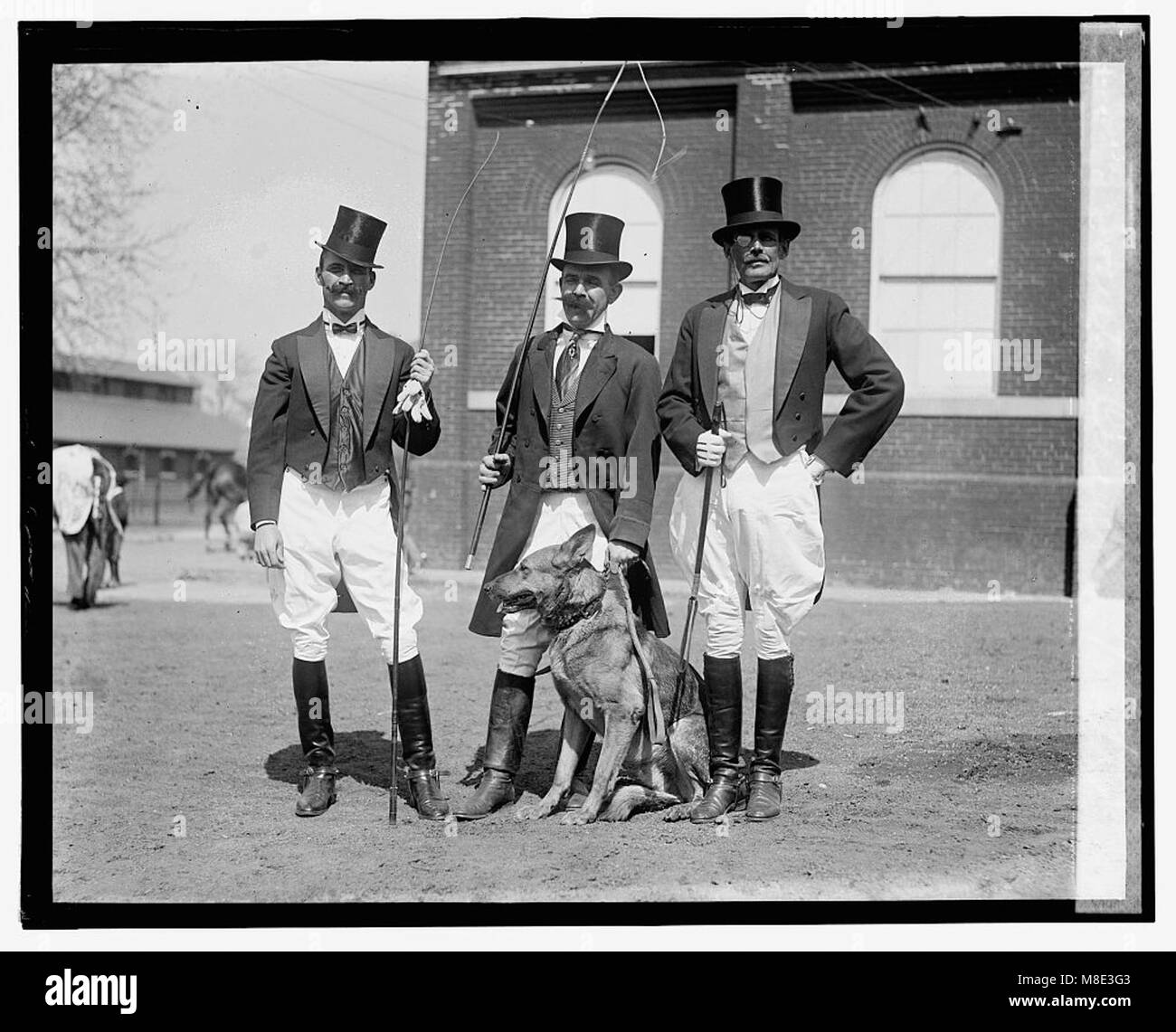 Un volantino promozionale per un circo sociale tenutosi il 23 aprile 1924, che mostra l'intrattenimento e il significato sociale di tali eventi all'inizio del XX secolo. Foto Stock