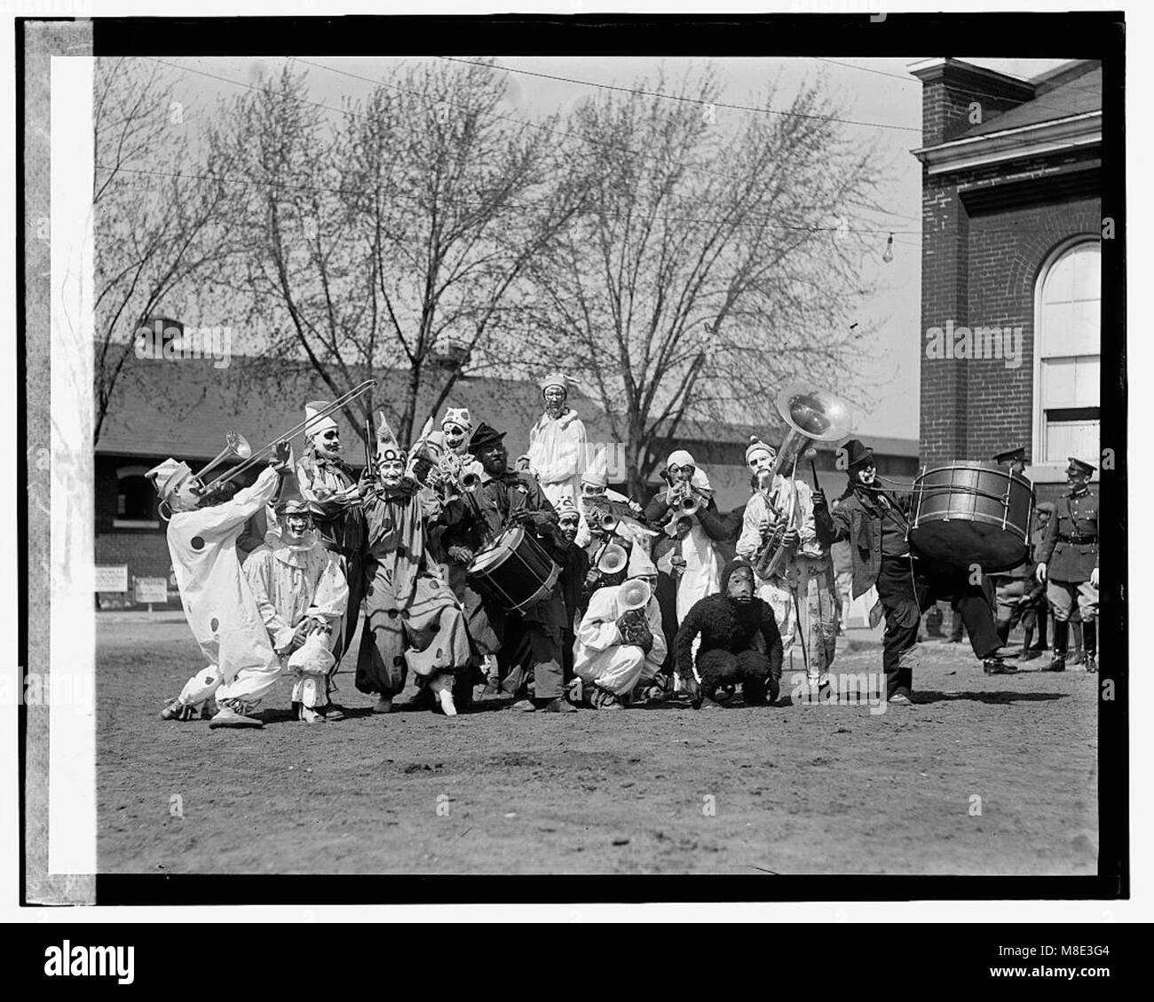 Fotografia di un evento di circo sociale il 23 aprile 1924, con spettacoli a cui hanno partecipato figure dell'alta società. Foto Stock