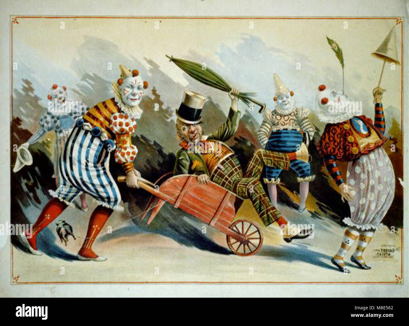 Questa immagine mostra cinque clown da circo, catturati nei loro tradizionali costumi colorati, che incarnano la gioia e l'intrattenimento del circo. I clown rappresentano gli aspetti teatrali e giocosi degli spettacoli circensi. Foto Stock