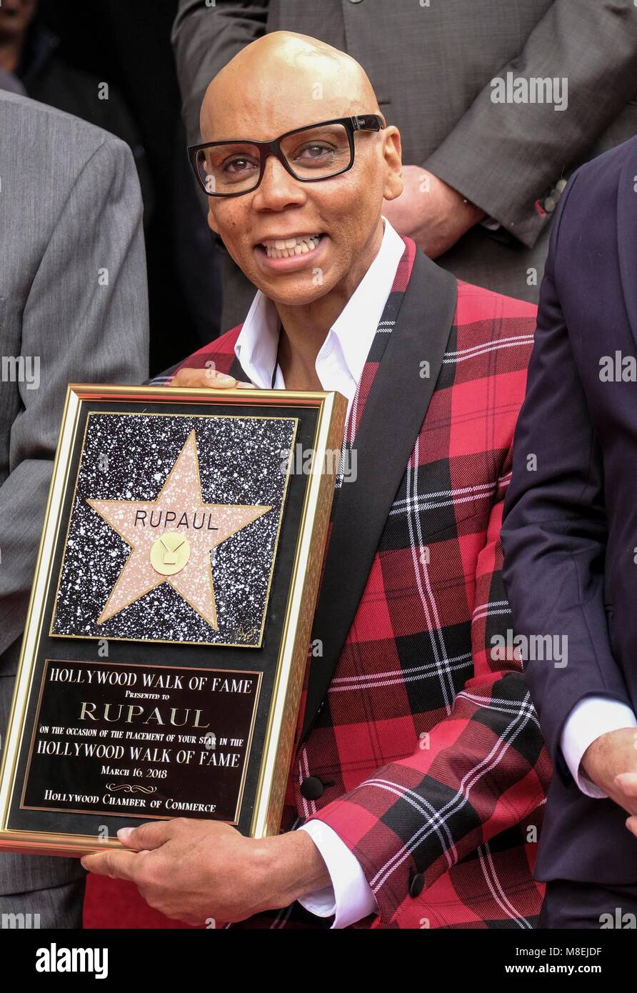 Los Angeles, Stati Uniti d'America. 16 Mar, 2018. RuPaul assiste una stella in onore di cerimonia sulla Hollywood Walk of Fame a Los Angeles, negli Stati Uniti, il 16 marzo 2018. Rupaul è stato premiato con una stella sulla Hollywood Walk of Fame il venerdì. Credito: Zhao Hanrong/Xinhua/Alamy Live News Foto Stock