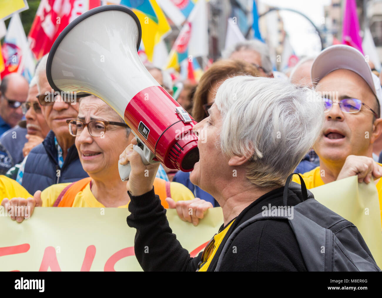 Gran Canaria Isole Canarie Spagna. Il 17 marzo 2018. Migliaia di persone si prendono per le strade di Las Palmas de Gran Canaria - e in tutta la Spagna - a protestare per una pensione decente. Credito: ALAN DAWSON/Alamy Live News Foto Stock