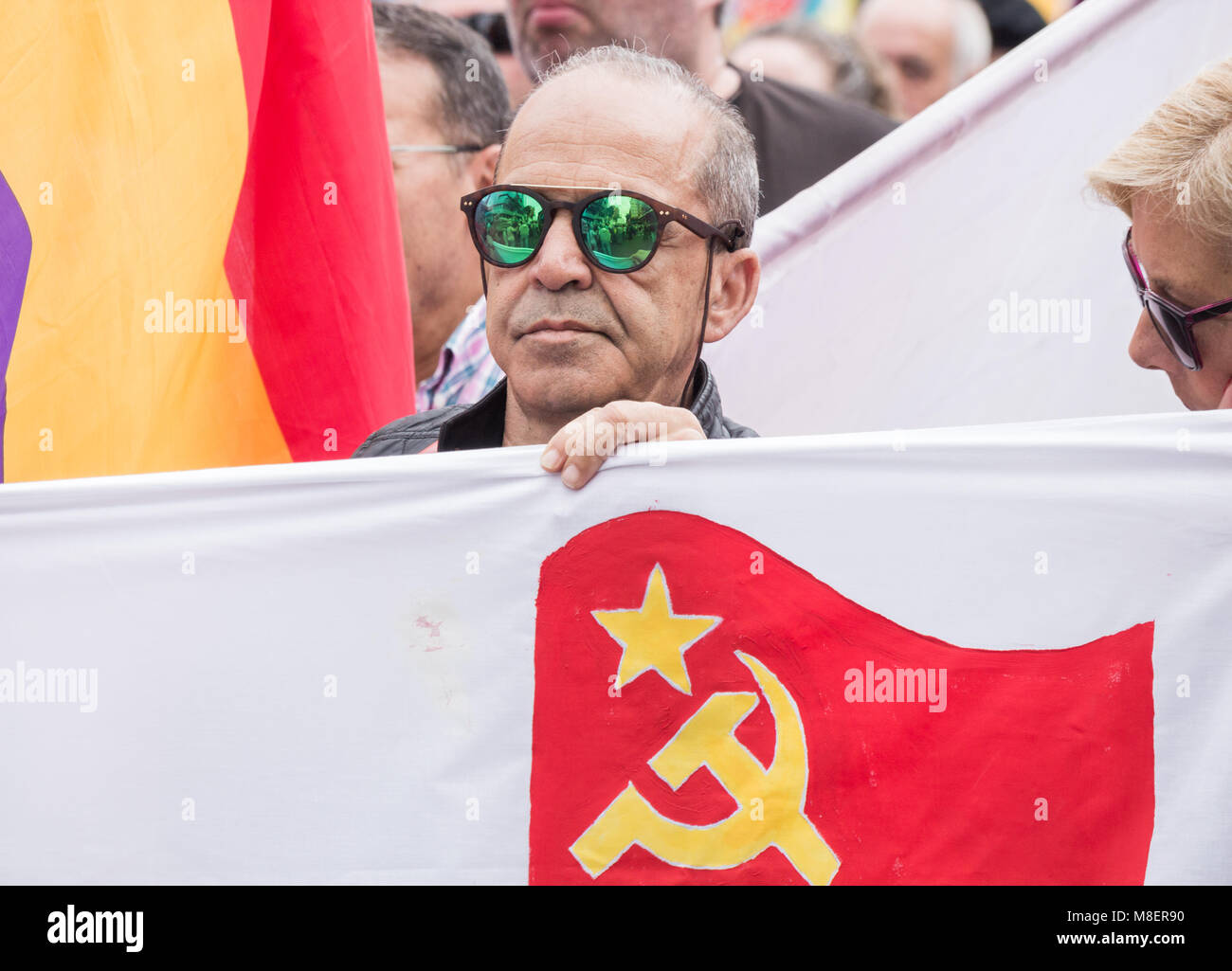 Gran Canaria Isole Canarie Spagna. Il 17 marzo 2018. Migliaia di persone si prendono per le strade di Las Palmas de Gran Canaria - e in tutta la Spagna - a protestare per una pensione decente. Credito: ALAN DAWSON/Alamy Live News Foto Stock