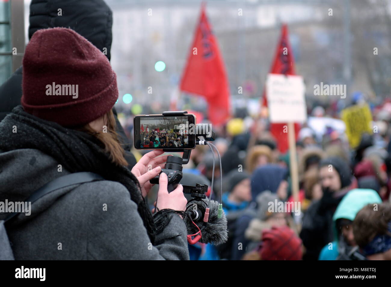 Vienna, Austria. Marzo 17, 2018. Manifestazione di massa contro il razzismo e il fascismo a Vienna. La dimostrazione, come la precedente dimostrazione di massa del 13 gennaio 2018. Credit: Franz PERC/Alamy Live News Foto Stock