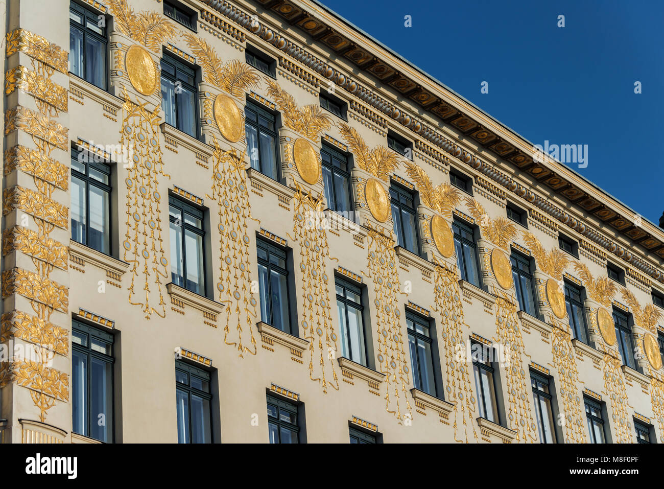 Majolikahaus, Maioliche House Apartment House progettata dall architetto Otto Wagner in stile secessione Foto Stock