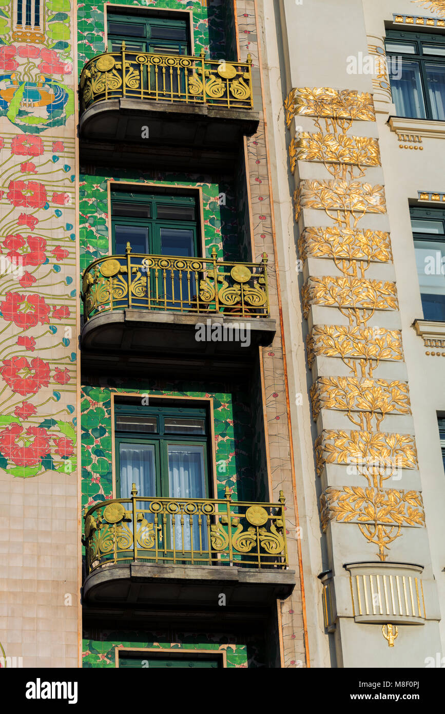 Majolikahaus, Maioliche House Apartment House progettata dall architetto Otto Wagner in stile secessione Foto Stock