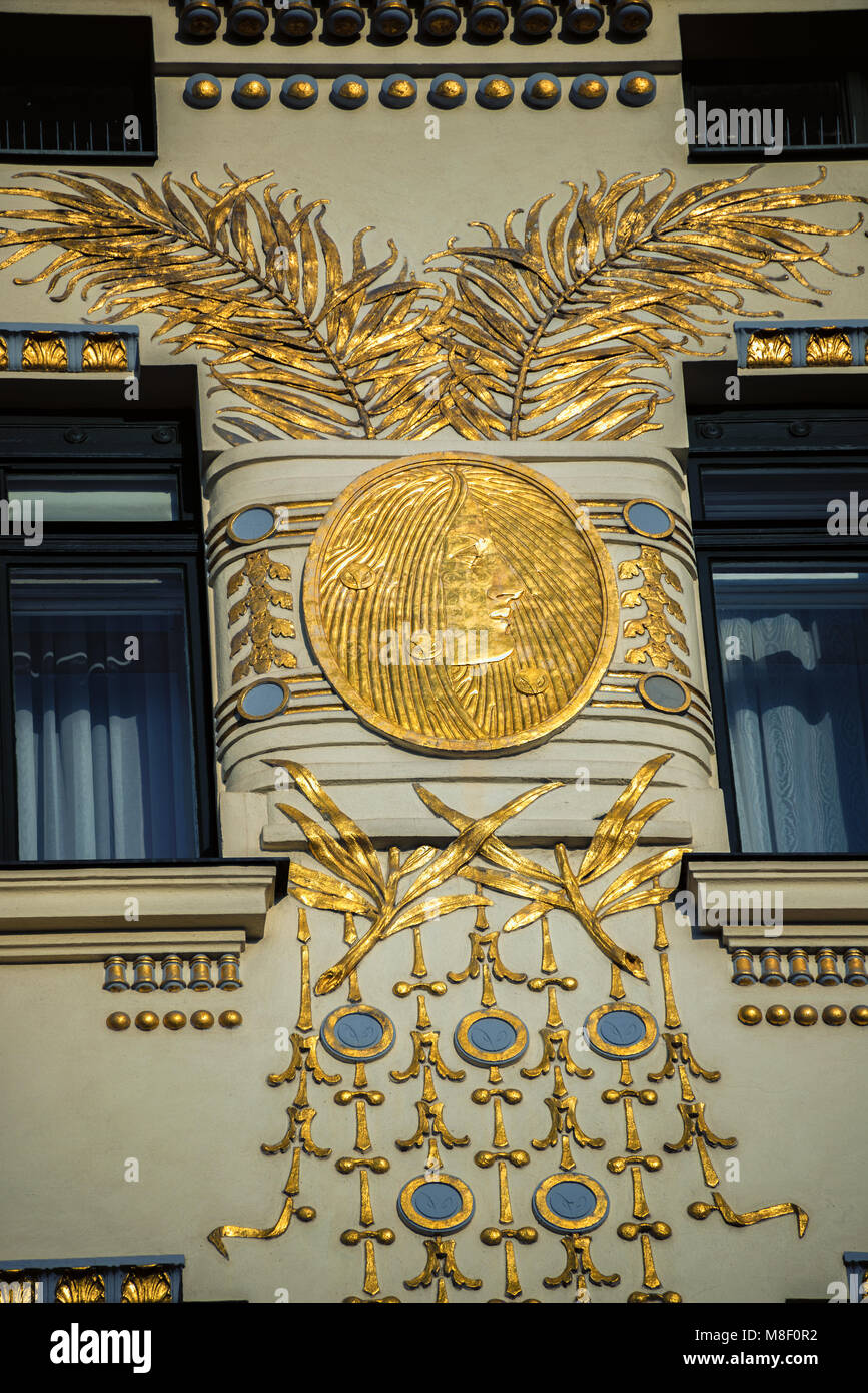 Majolikahaus, Maioliche House Apartment House progettata dall architetto Otto Wagner in stile secessione Foto Stock