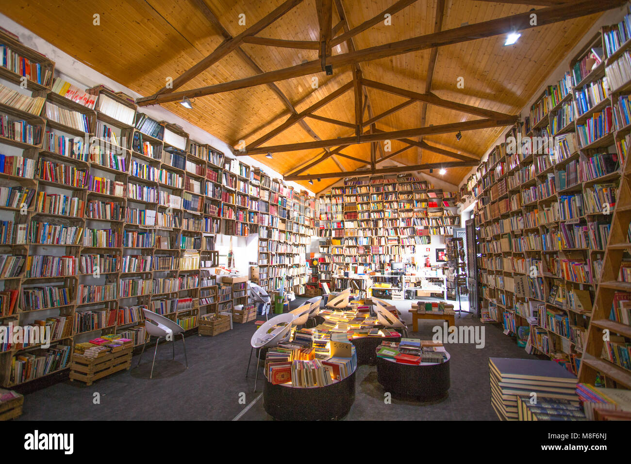 Biblioteca nazionale, scaffali, letteratura. Foto Stock