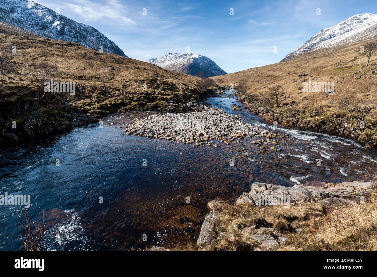 Cascata sul fiume Etive, Glen Etive, Highlands scozzesi, Scozia Foto Stock