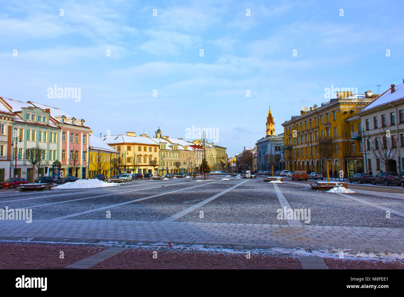 VIlnius, Lituania - 05 Gennaio 2017: persone sconosciute andare lungo street nella Città Vecchia di Vilnius, Lituania Foto Stock