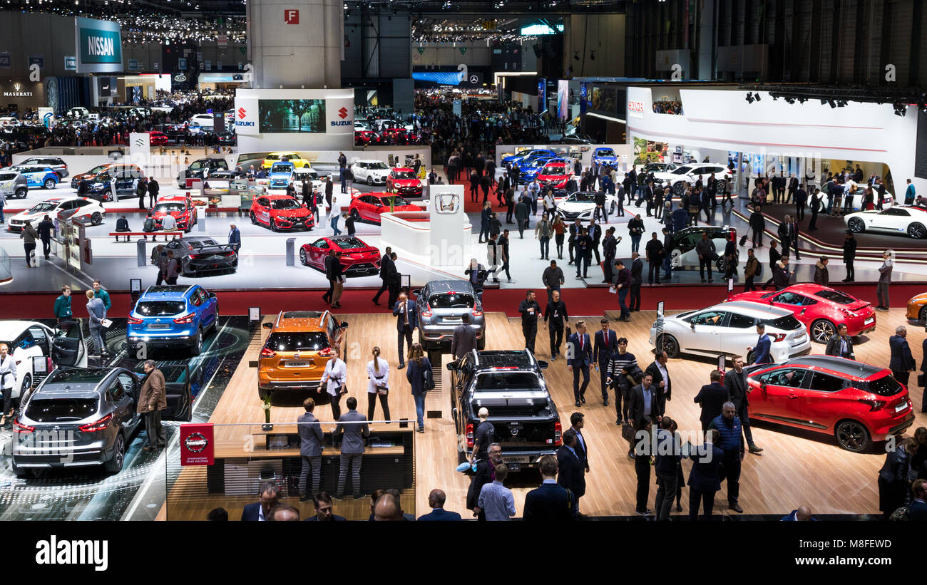 Ginevra, Svizzera - Mar 7, 2018: visitatori e vetture al 88th Geneva International Motor Show. Foto Stock
