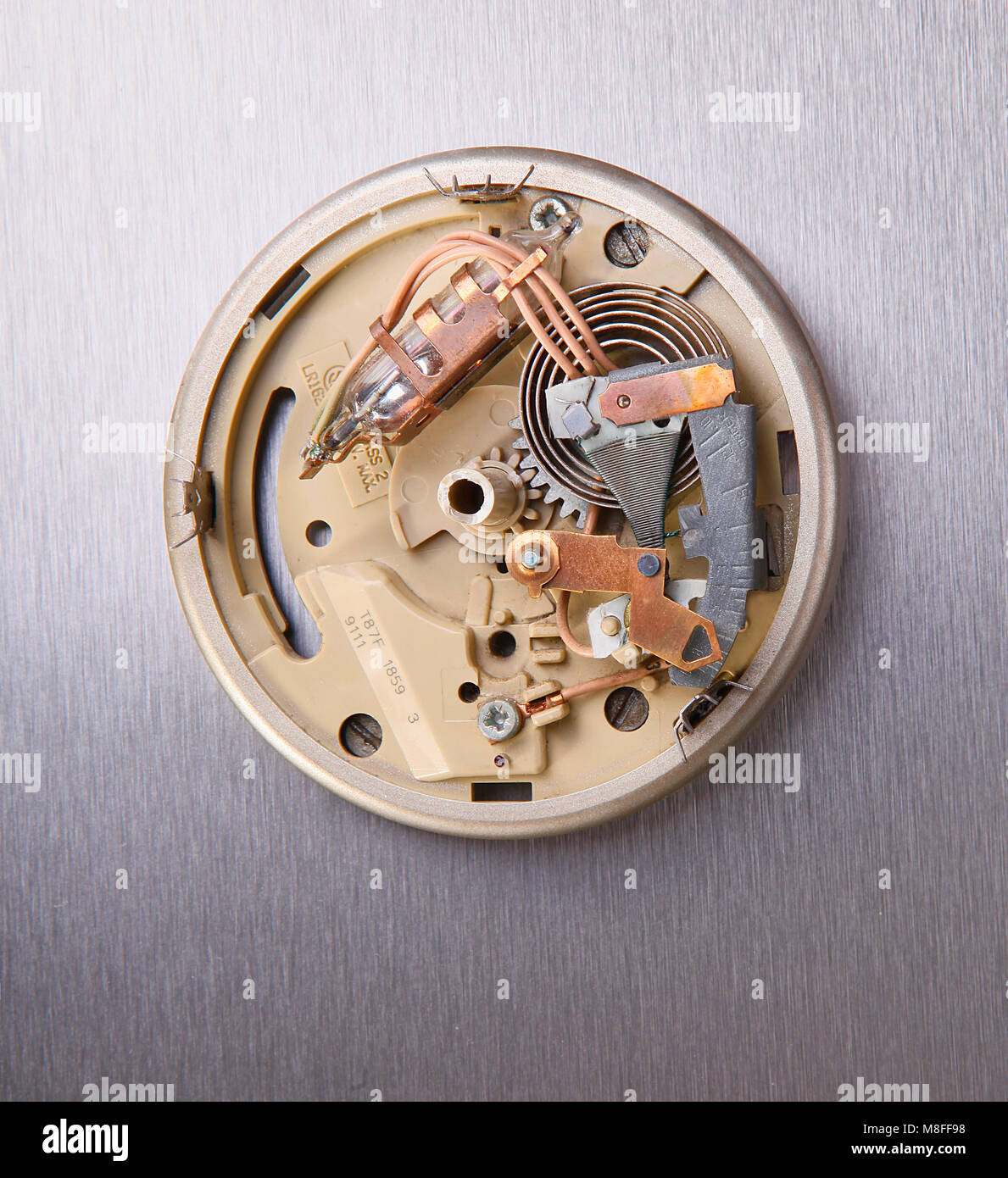 Interno di un bimetallo termostato di mercurio Foto stock - Alamy
