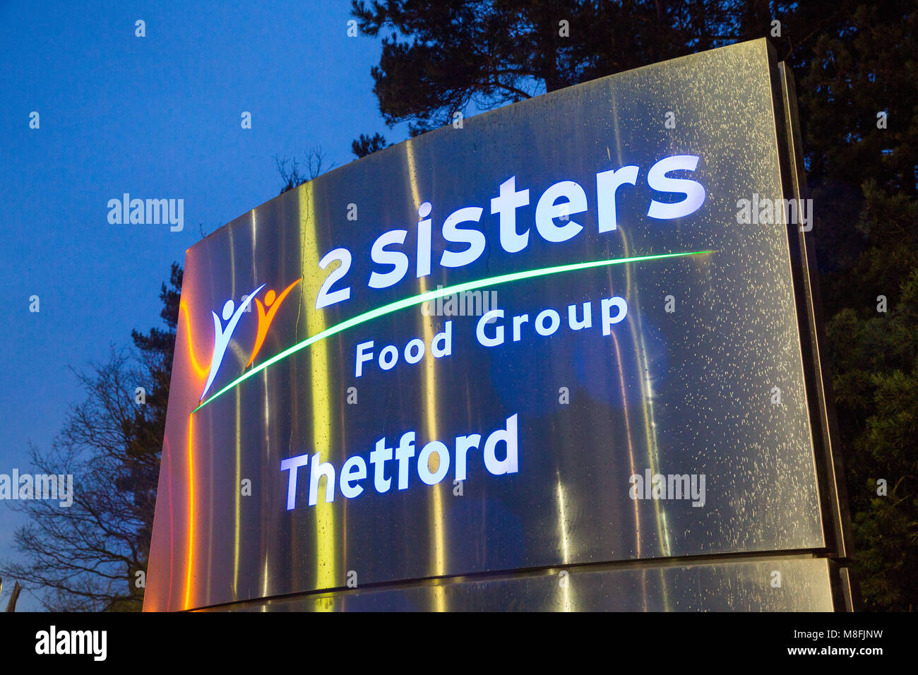 Le 2 sorelle Food group in fabbrica a Thetford, Norfolk, Regno Unito. La fabbrica produce un valore aggiunto pasti, principalmente dal pollo, per la fornitura di grandi supermercati. Foto Stock