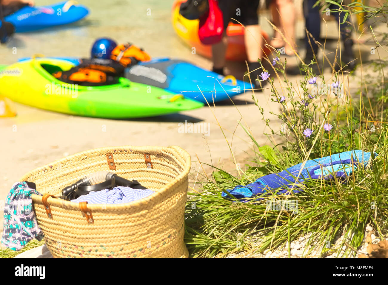 Attività sportive in Estate dal fiume Foto Stock