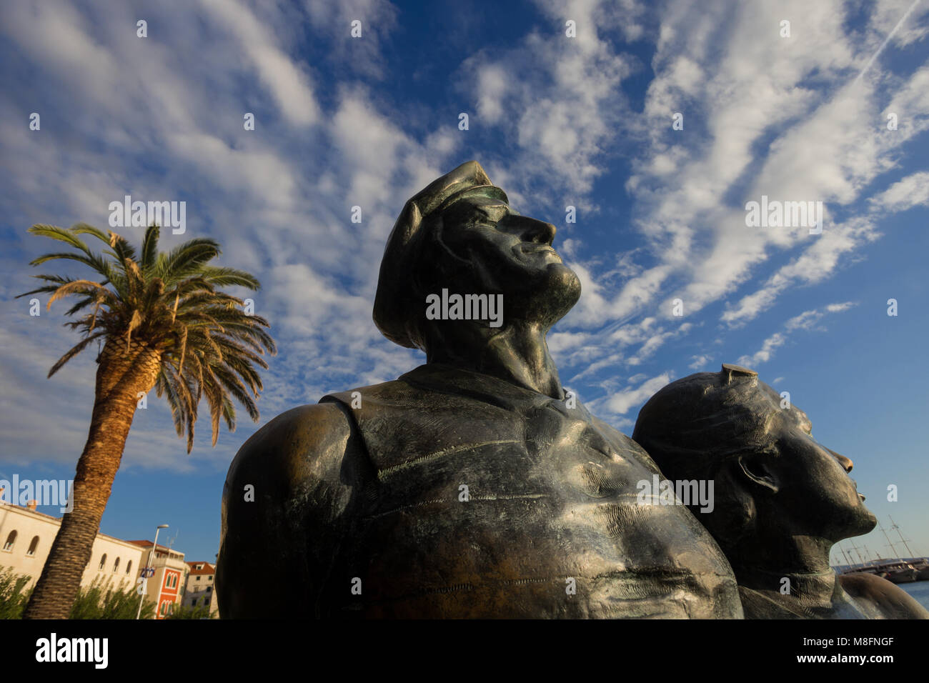 Un monumento di un amante di estate e di un turista in città Makarska, Dalmazia, Croazia Foto Stock