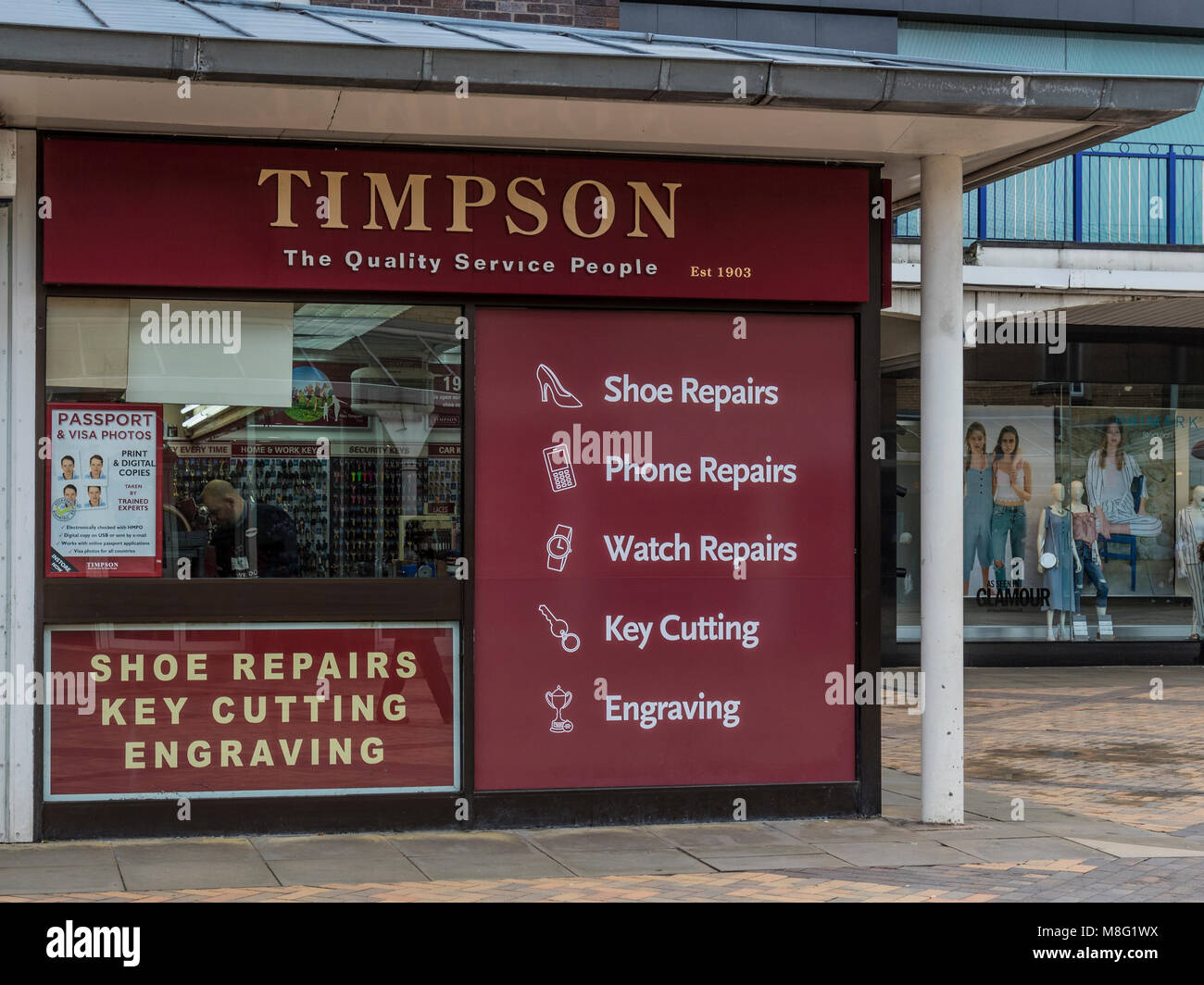 Calzatura Timpson riparazioni, Stockport centro città zona commerciale, Merseyway Foto Stock